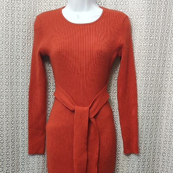Chic Long Sleeve Knit Dress in Rust - Picture 2 of 12